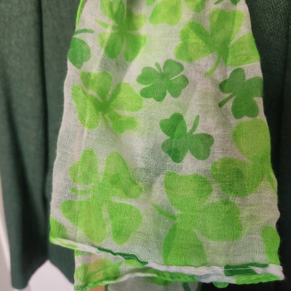 New shamrock clover scarf 70x13" - Picture 4 of 4